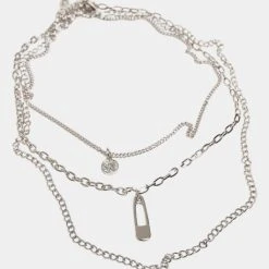 URBAN CLASSICS Safety Pin Layering In Silberfarben -Urban Classics-Geschäft urban classics sonstige silberfarben 913609 1