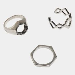 URBAN CLASSICS Graphic Ring In Silberfarben